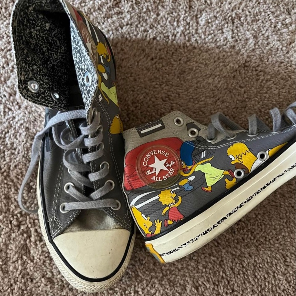 Men’s high top Simpson themed converse